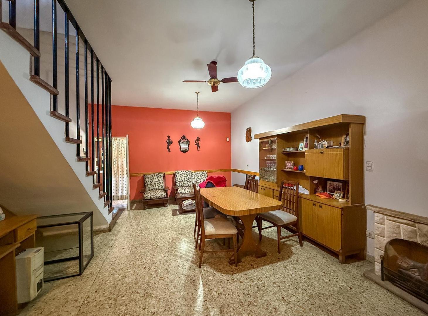Foto de Venta casa de 3 dormitorios con local comercial en planta baja, imagen 2
