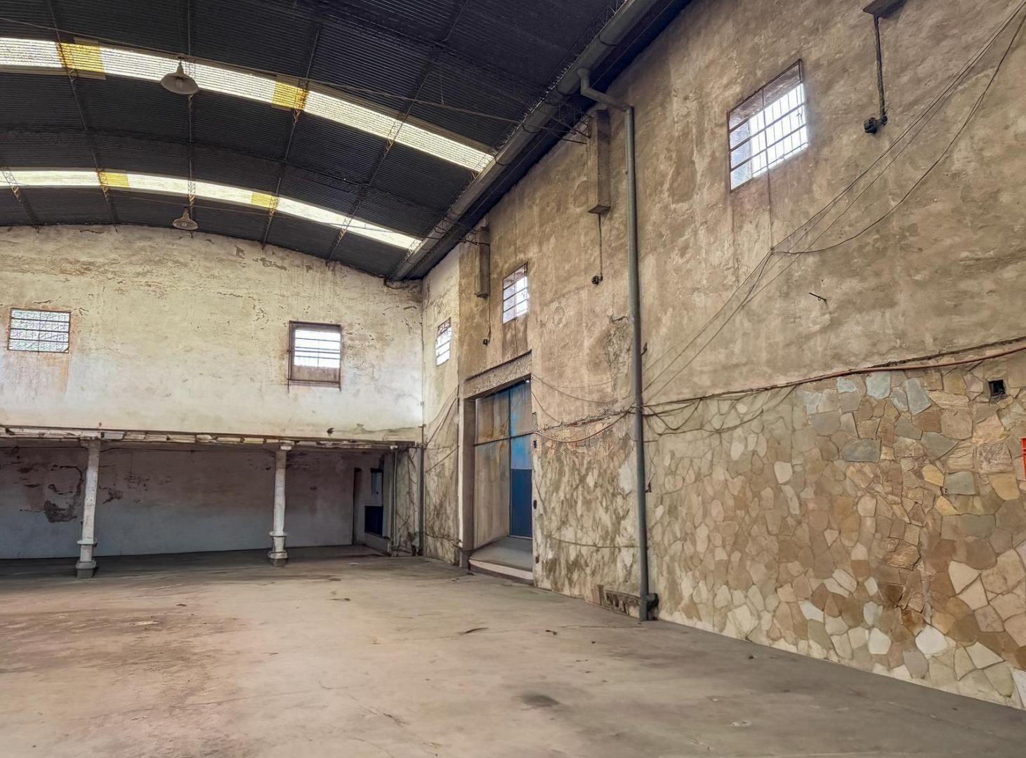 Foto de Venta galpón casa de 3 dormitorios barrio Triangulo, Rosario, imagen 2