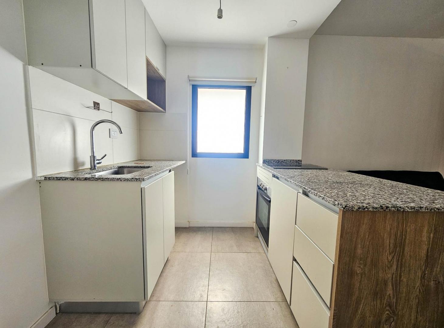 Foto de Alquiler departamento monoambiente con terraza exclusiva ,zona Centro, imagen 5