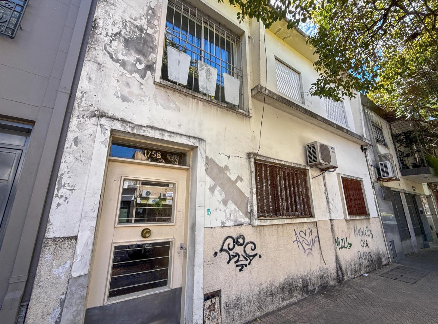 Foto de Venta PH de 2 dormitorios en barrio República de la Sexta, Rosario, imagen 1