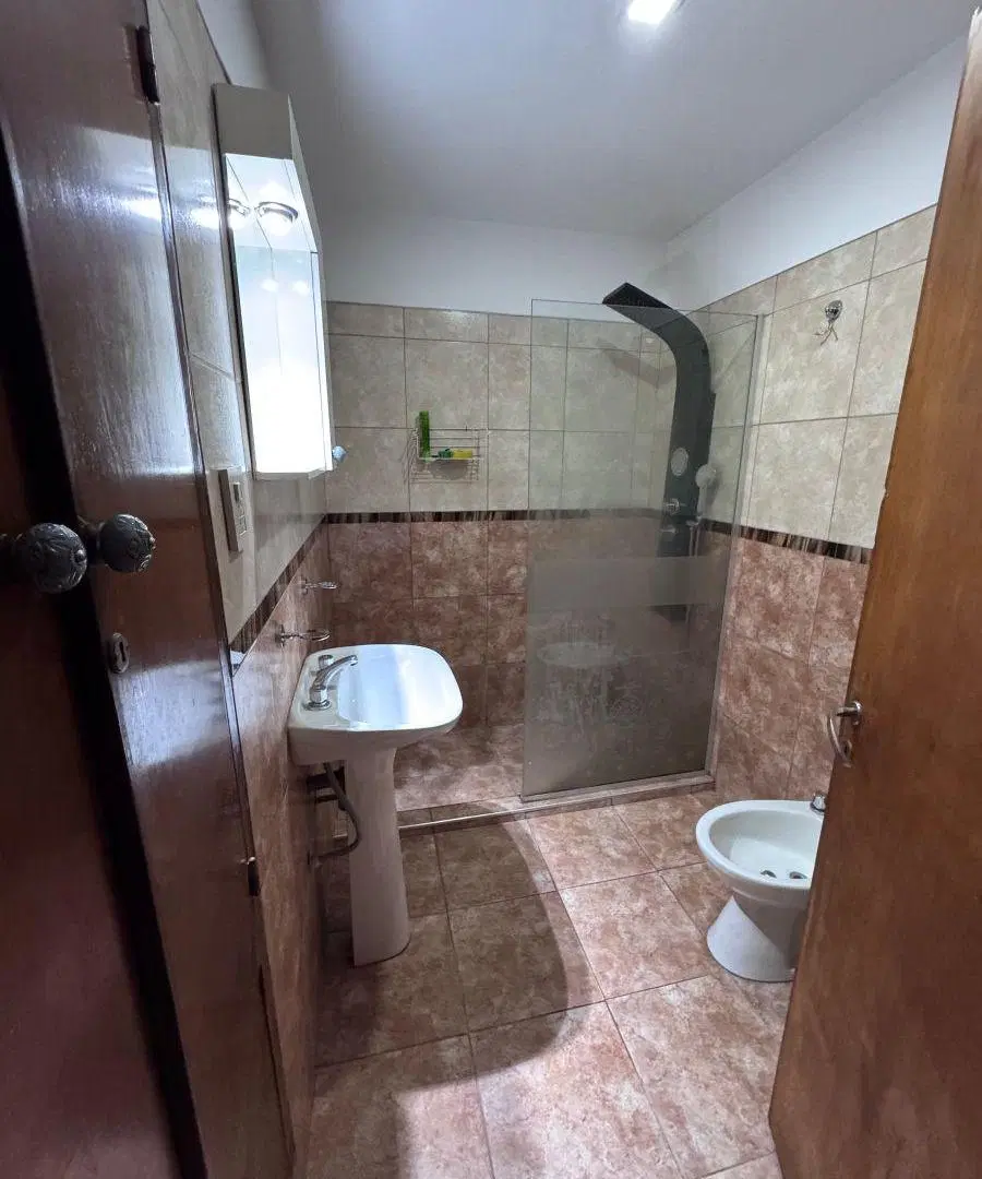 Lomas de San Martín, impecable propiedad en una planta. 4