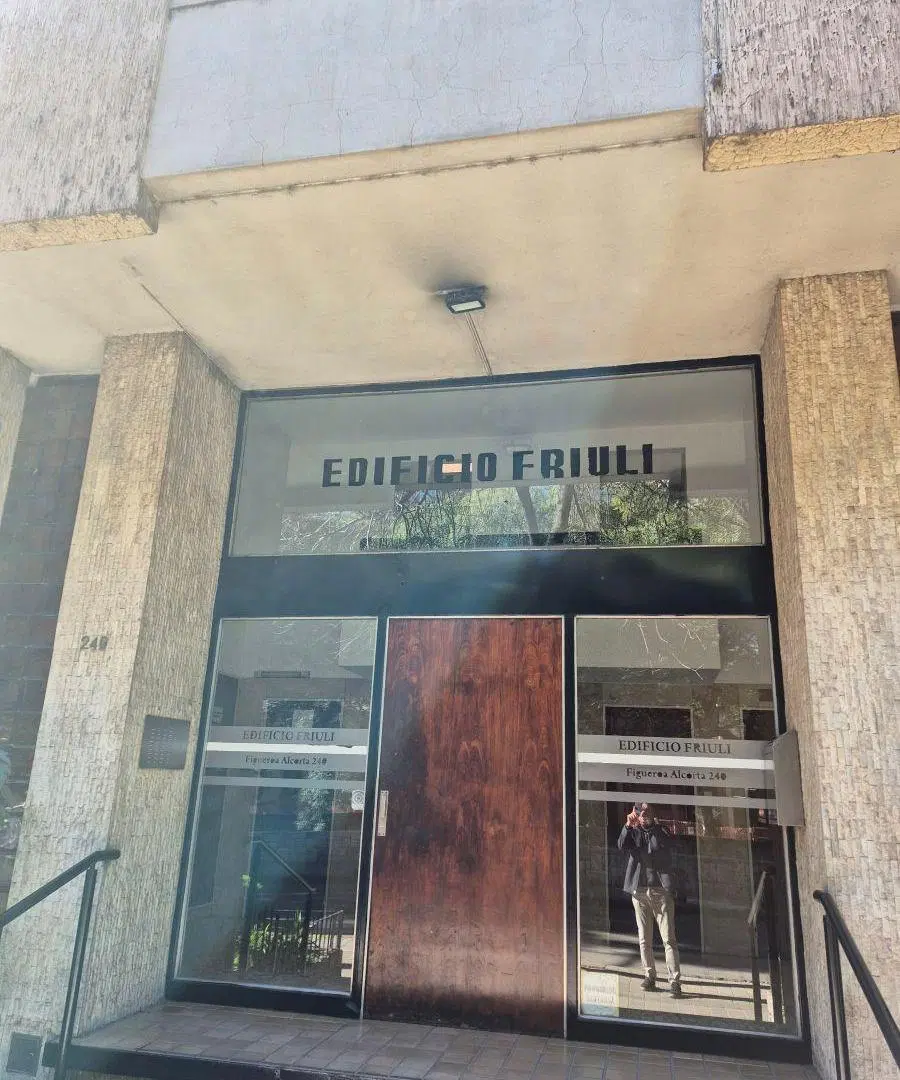 DEPARTAMENTO EN VENTA A METROS DE AV COLON APTO OFICINA 5