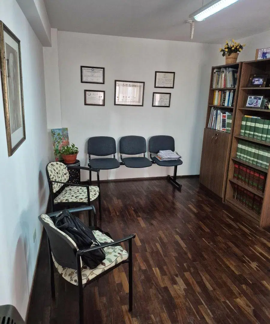 DEPARTAMENTO EN VENTA A METROS DE AV COLON APTO OFICINA 4