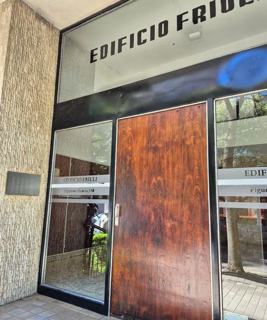 DEPARTAMENTO EN VENTA A METROS DE AV COLON APTO OFICINA 2