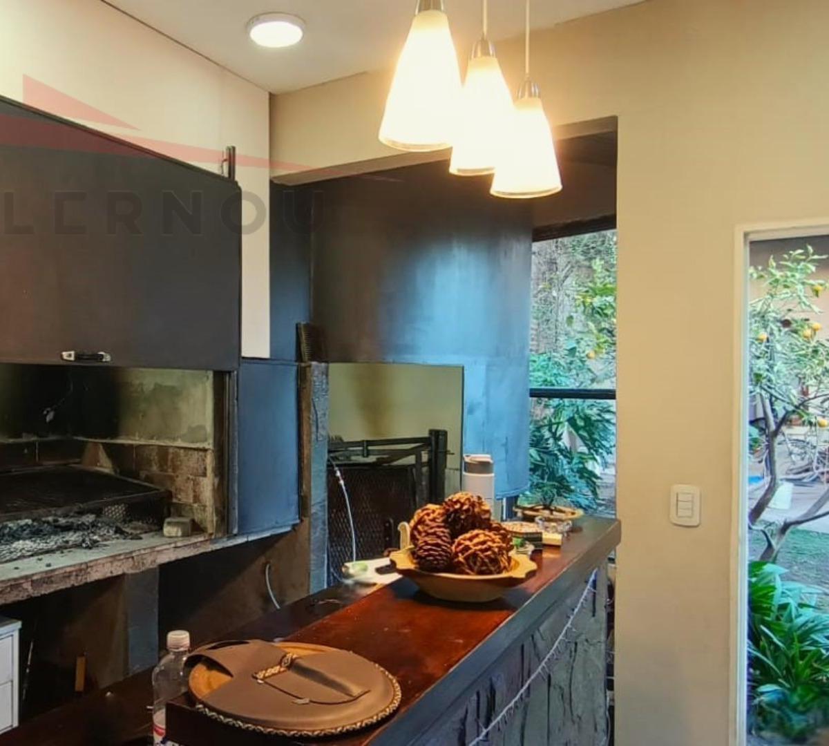 Chalet de 7 Ambientes en Lomas de Zamora 3