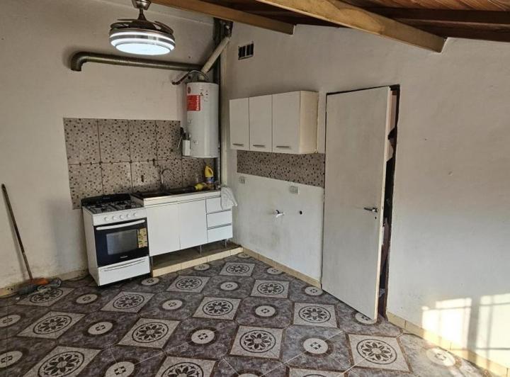 PH 3 Amb. en Planta Alta con Cochera y Acceso por Escalera 2