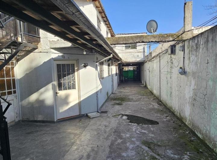 PH 3 Amb. en Planta Alta con Cochera y Acceso por Escalera 3