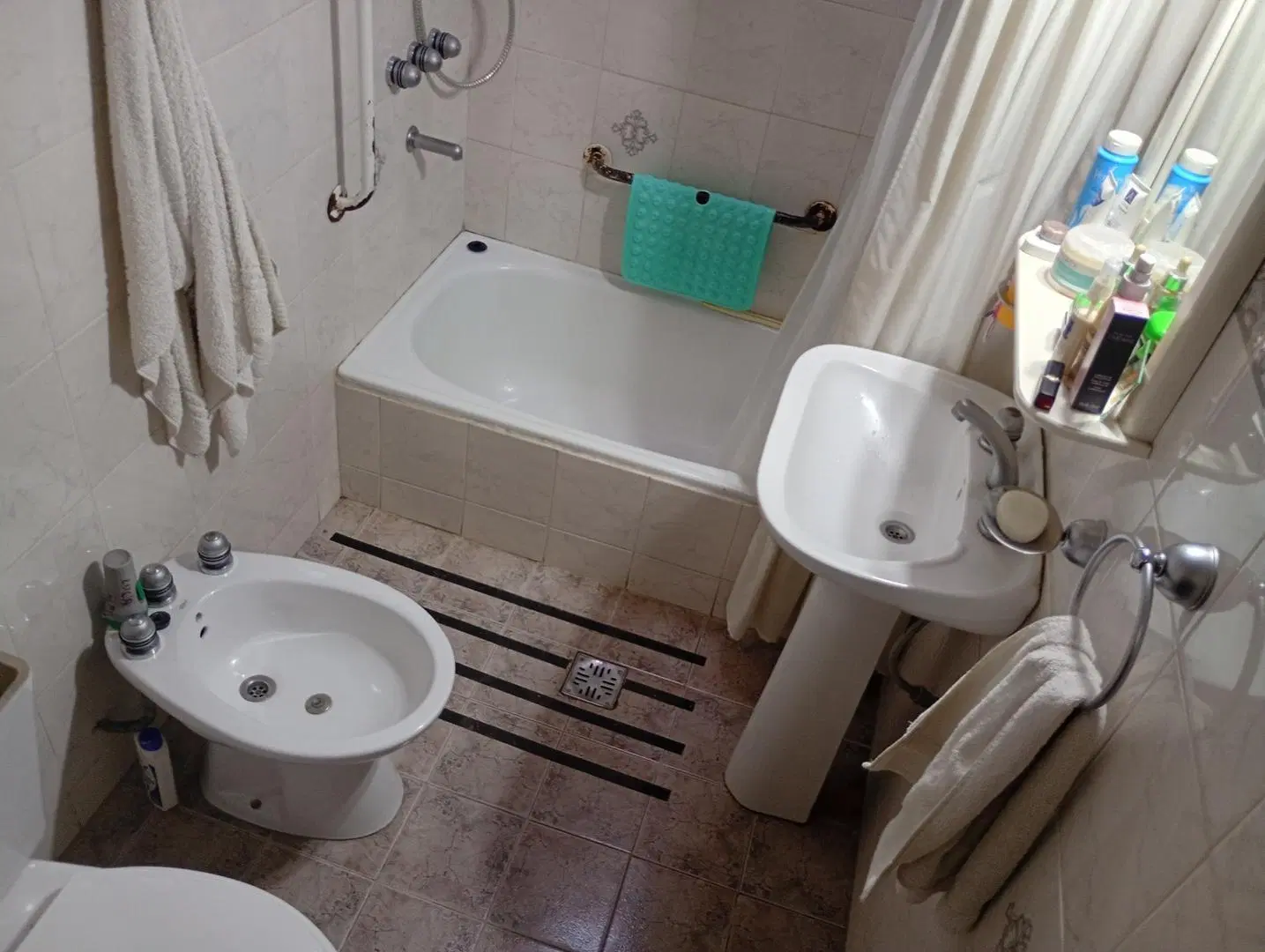 Venta casa de 4 ambientes  más PH 2 ambientes con patio. 3