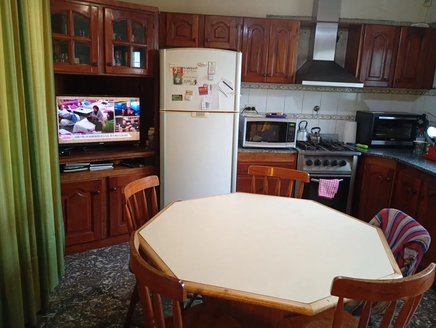 Venta casa de 4 ambientes  más PH 2 ambientes con patio. 4