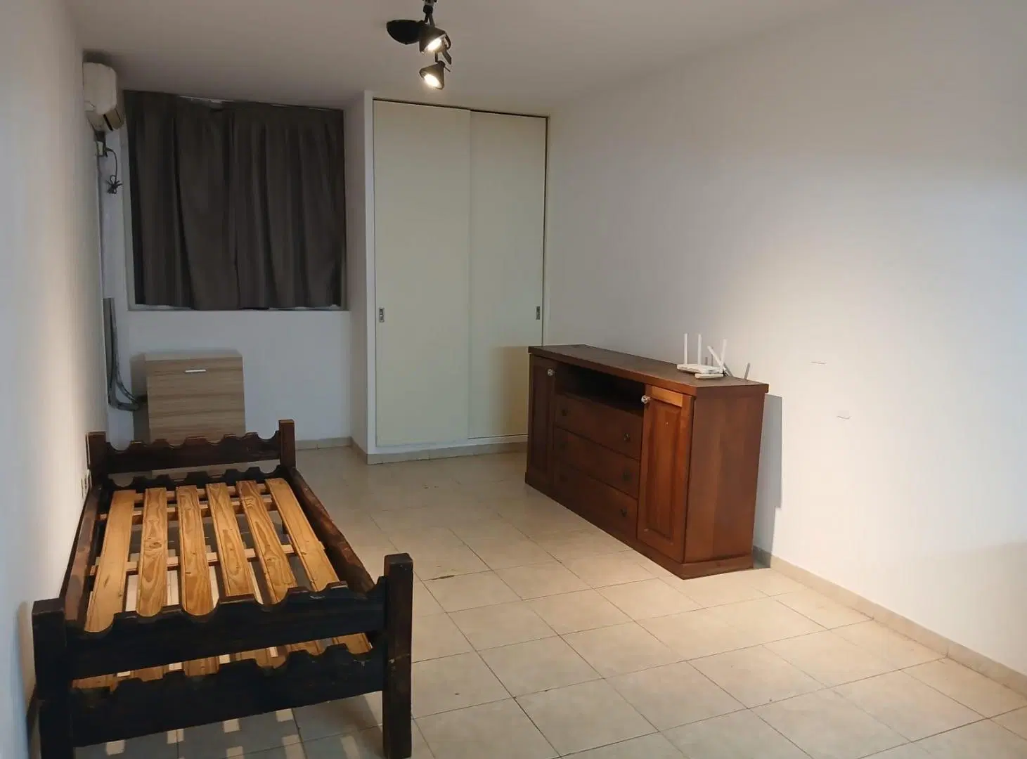 ALQUILER MONOAMBIENTE SEMIAMOBLADO 3