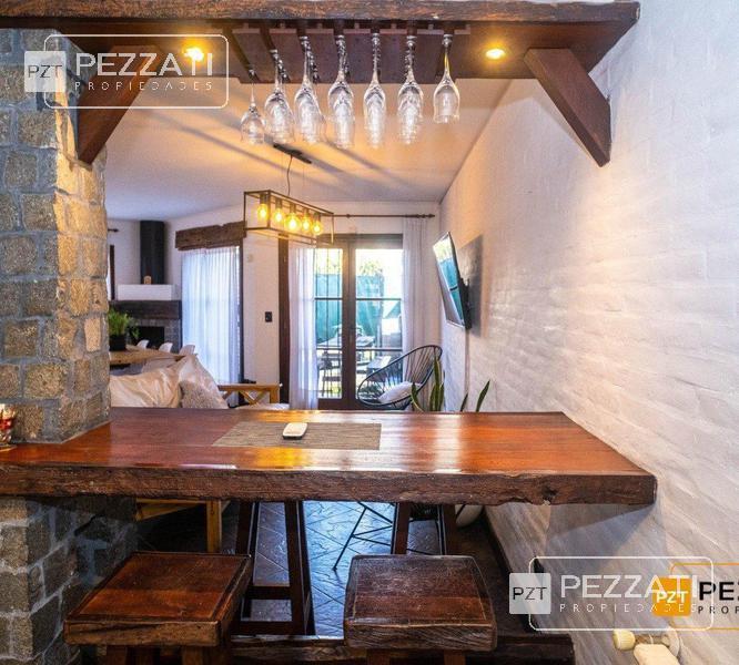 Chalet. Zona Chauvin. Tres Dorm.. Playroom. Patio 1