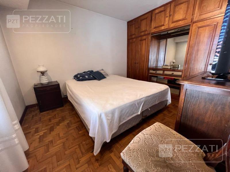Chalet y Depto de 1 Amb Independiente. Zona Chauvin. Garage. 4