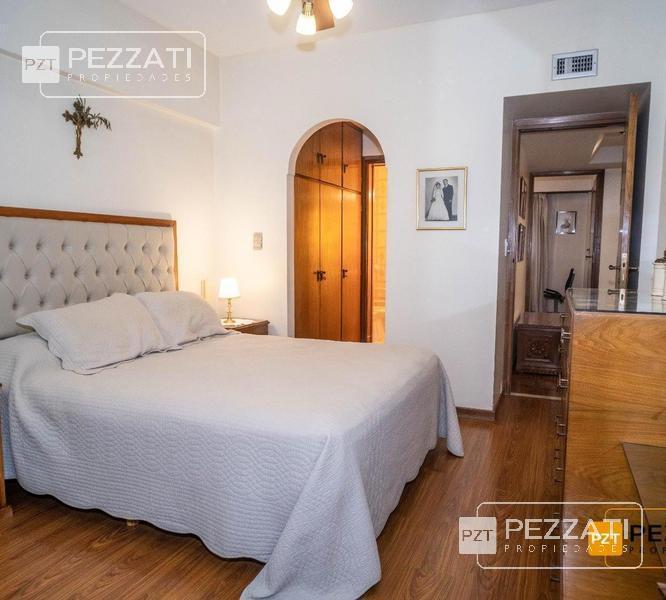 4 Ambientes en Semipiso. Z/ Chauvin. 117 m². Al Frente. Co 3