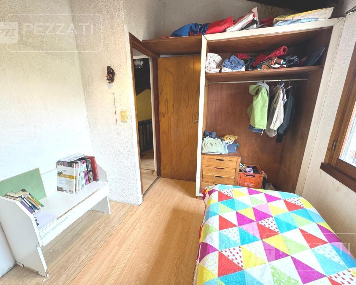 Casa en Venta. Zona San Carlos. en Dos Plantas. Jardin. Garage Para un Auto. 3 Dorm. 4