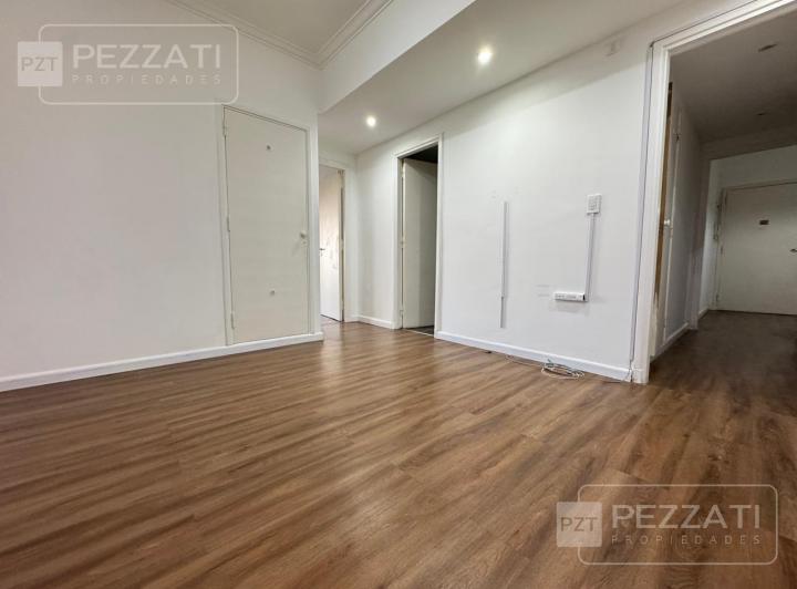 Departamento en alquiler. Un ambiente . al frente. Zona La Perla 5