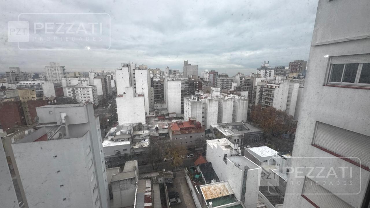 Departamento de 2 ambientes en alquiler por 24 meses. Zona La Perla. Muy luminoso.