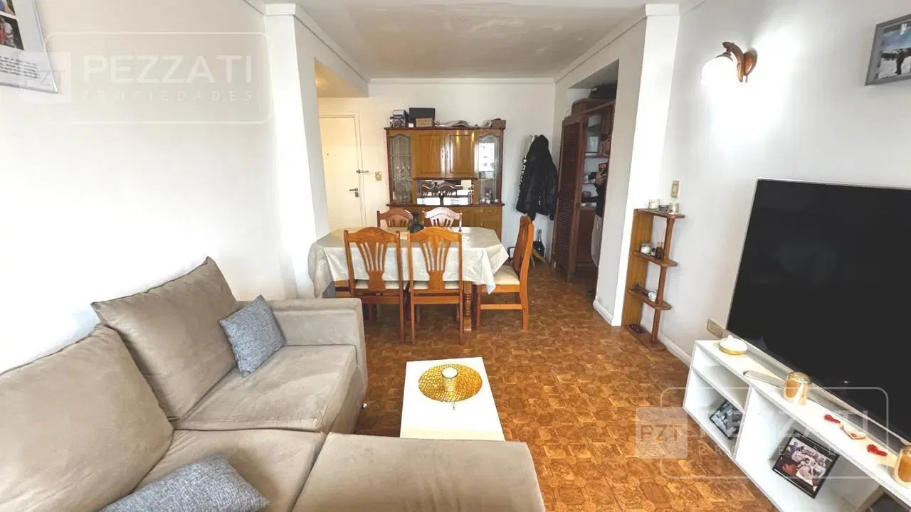Departamento de 2 ambientes en alquiler por 24 meses. Zona La Perla. Muy luminoso. 4