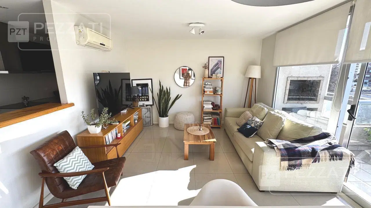 Departamento en venta. Zona complejo universitario. Contrafrente con balcòn terraza. Muy luminoso 5