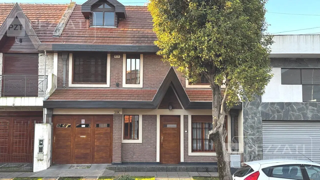 Chalet en venta. Zona Parque Luro. 3 dormitorios. Garage doble. Jardin con parrilla 5