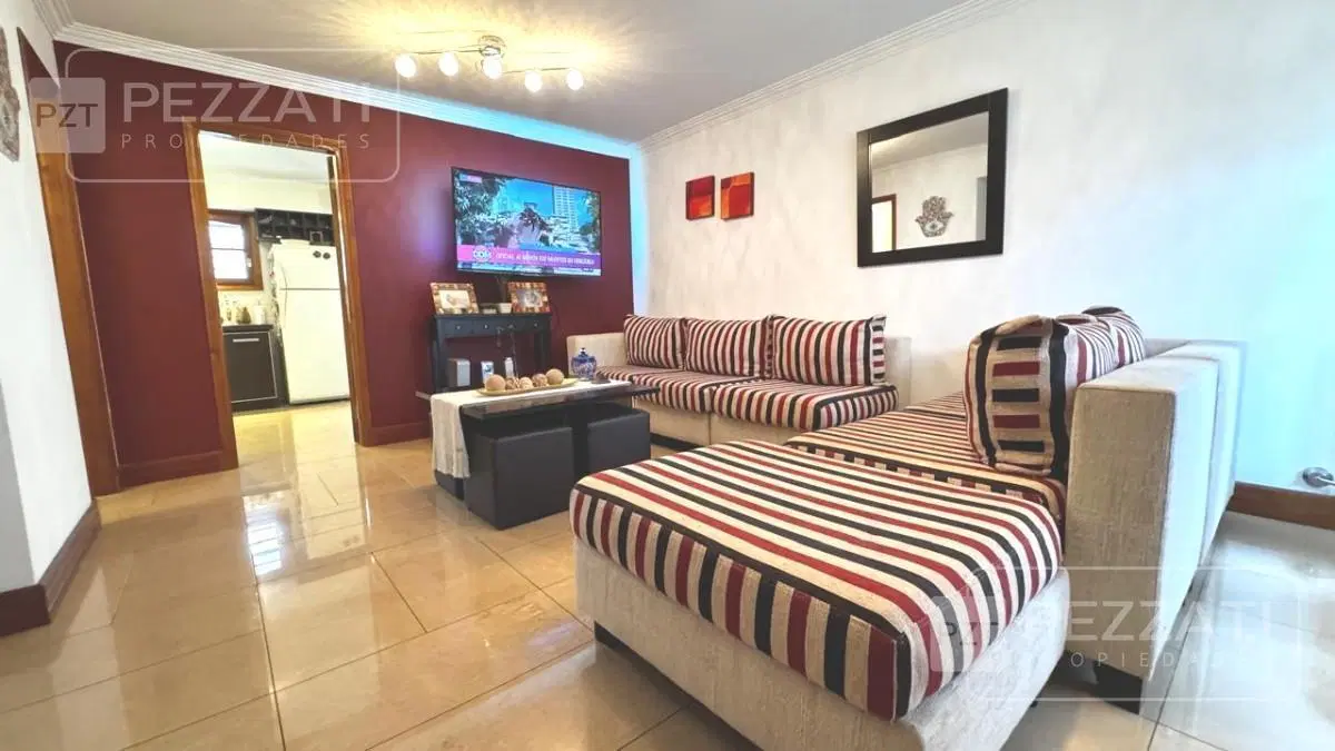 Chalet en venta. Zona Parque Luro. 3 dormitorios. Garage doble. Jardin con parrilla 4