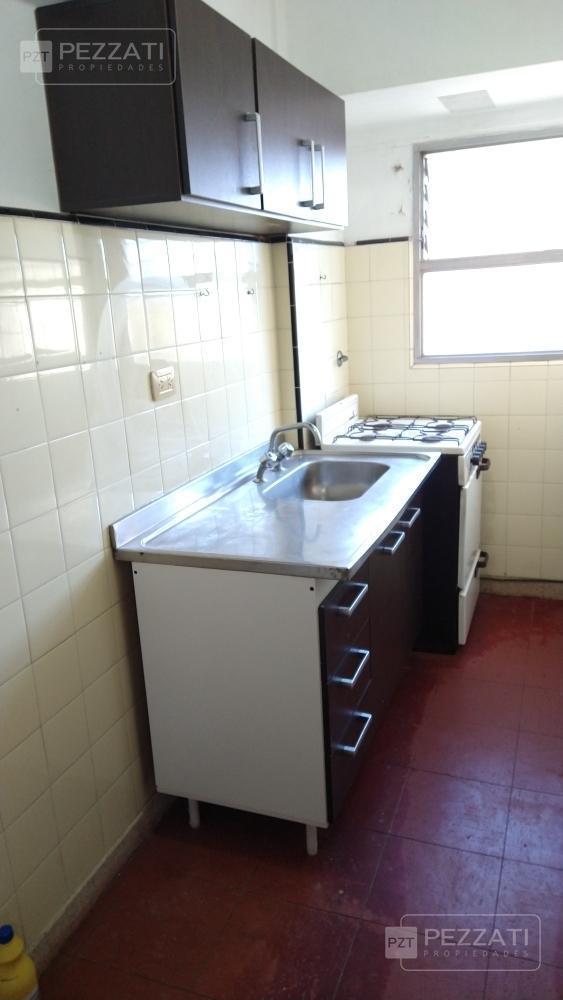 Foto de Departamento de 1 ambiente . Al frente. Zona Güemes a pasos del centro comercial, imagen 5