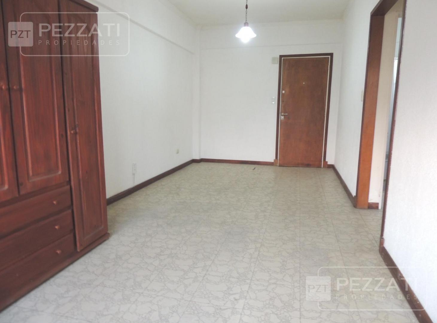 Foto de Departamento de 1 ambiente . Al frente. Zona Güemes a pasos del centro comercial, imagen 1