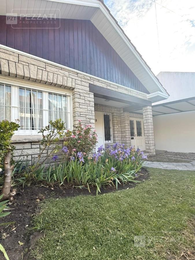 Foto de Chalet en venta . Zona Stella Maris. Tres dormitorios. Jardin. Garage, imagen 5