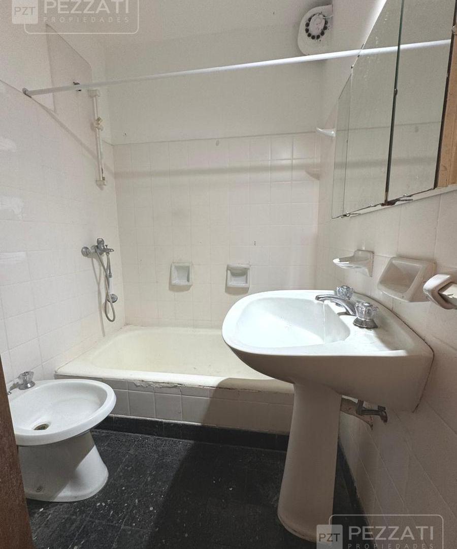 Foto de Departamento en alquiler 24 meses .2 amb. Al frente. Balcon. Zona Plaza, imagen 5