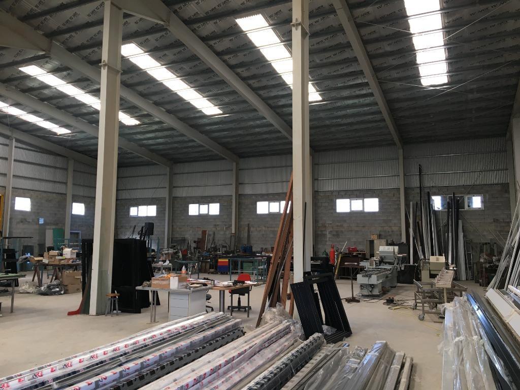 Venta Impecable Galpón en Zona Industrial 1