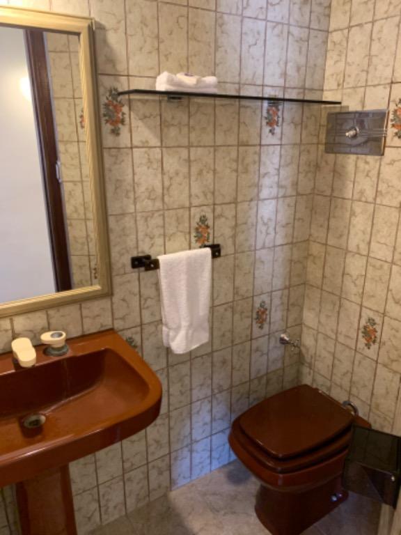 Venta impecable tres amb con cochera en Zona Güemes