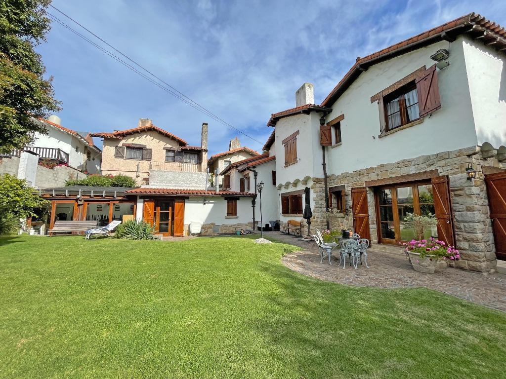 Venta Impecable Chalet con Gran Lote en Stella Maris 1