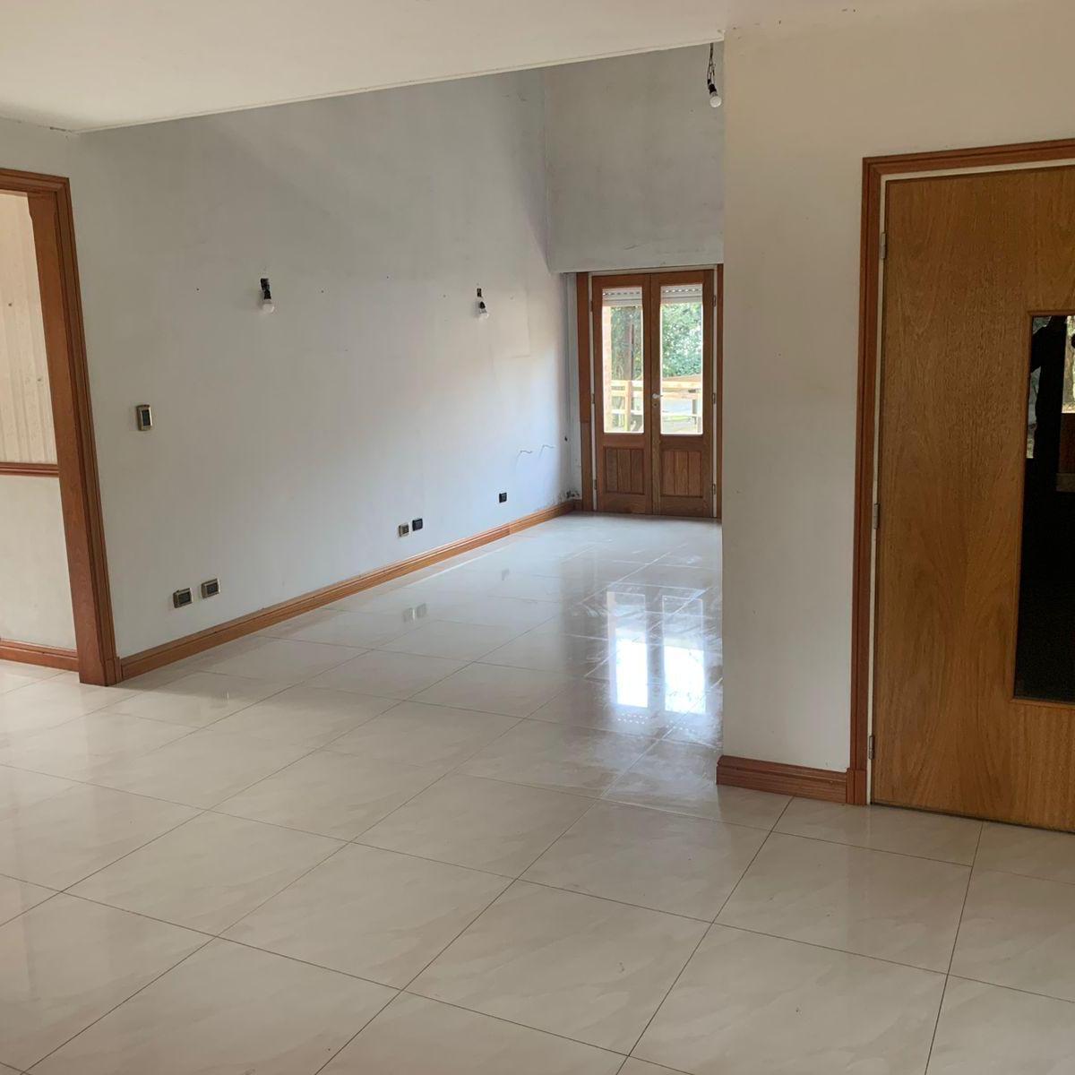 Venta Impecable Casa 5 Amb. en Barrio El Grosellar 5