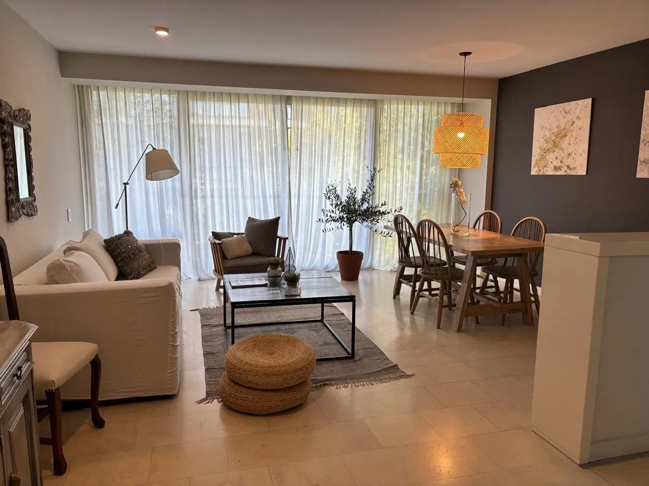 Alquiler por temporada de invierno moderno departamento de tres ambientes escritorio en Zona Gueme 3