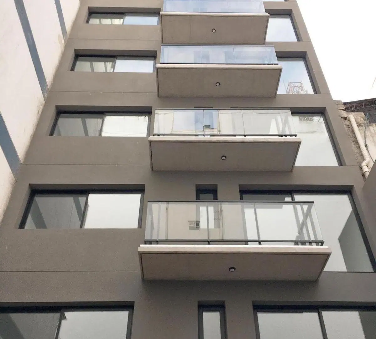 Alquiler 24 meses depto 2 amb. en Brown al 2500 4