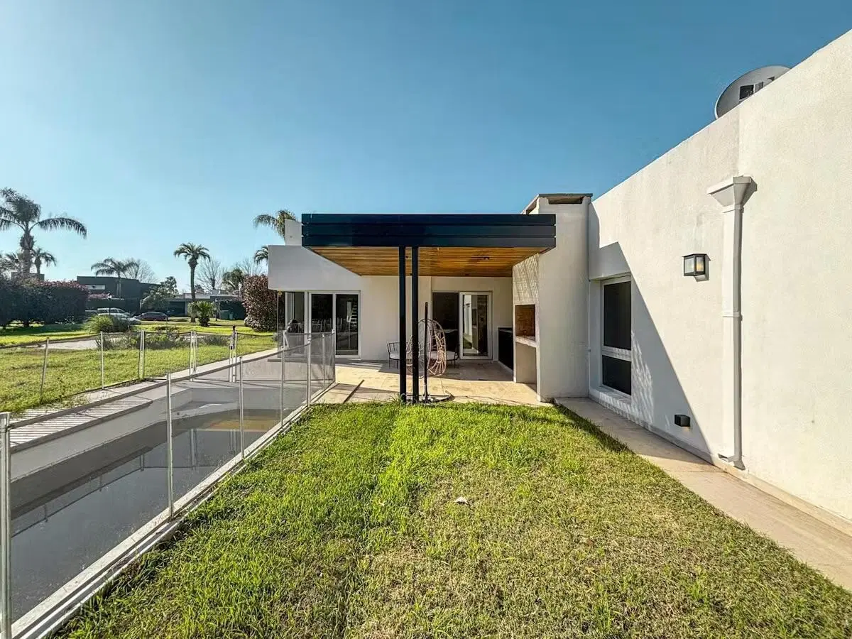Casa en Miraflores (Funes Hills) 4