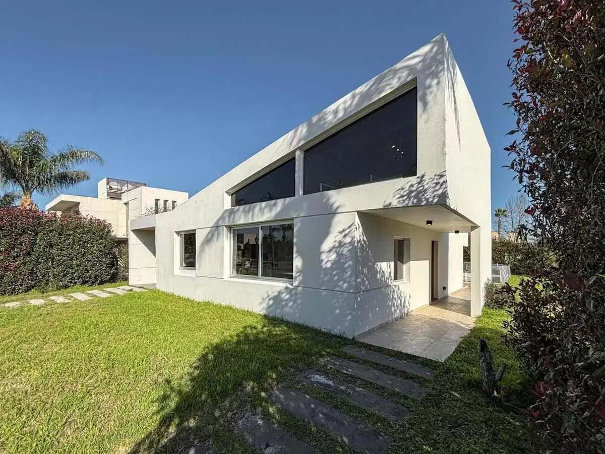 Casa en Miraflores (Funes Hills) 2