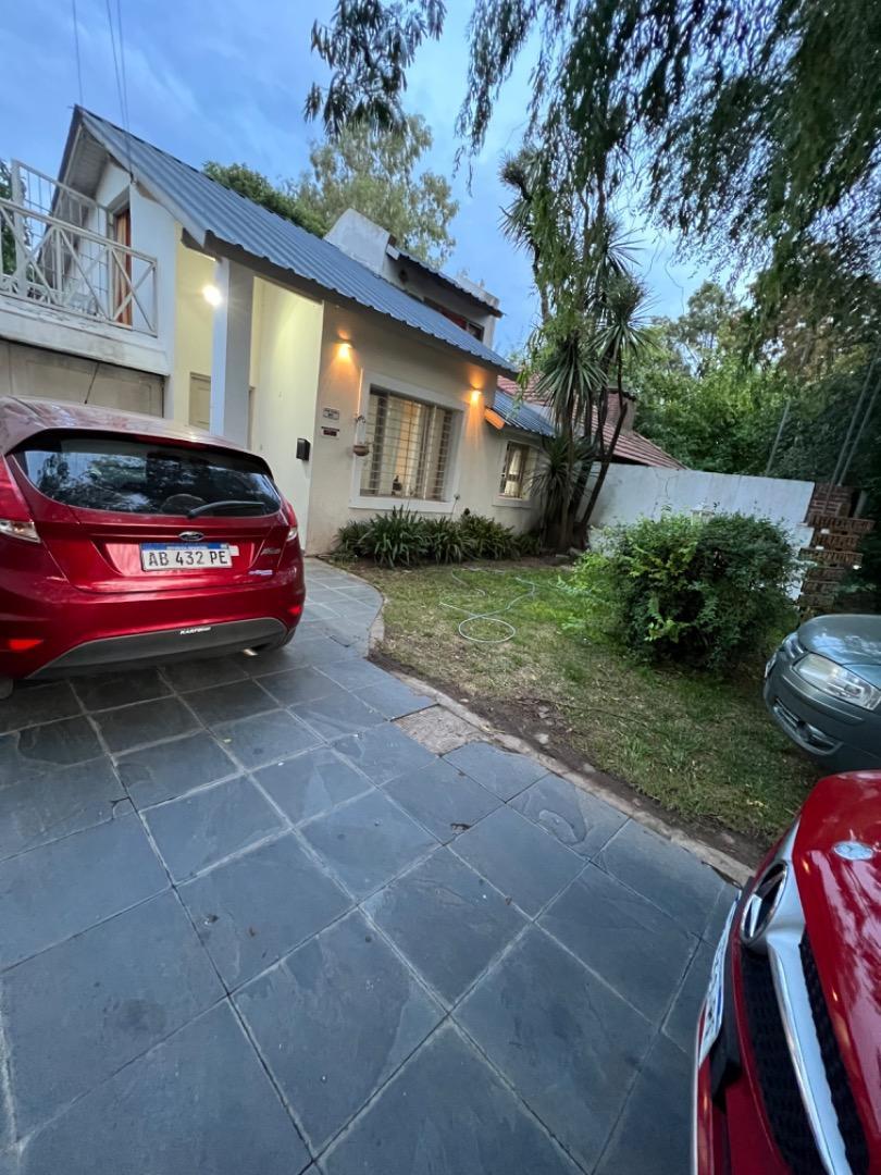 Hermosa Casa de 5 Ambientes con Pileta 4