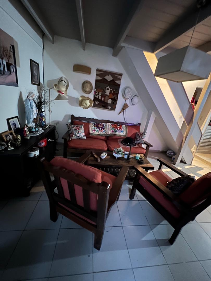 Hermosa Casa de 5 Ambientes con Pileta 1