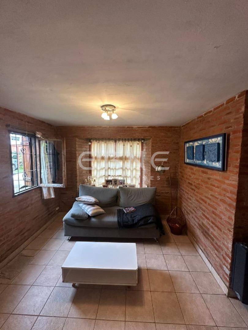 Duplex 4 Ambientes + Garage + Quincho 1