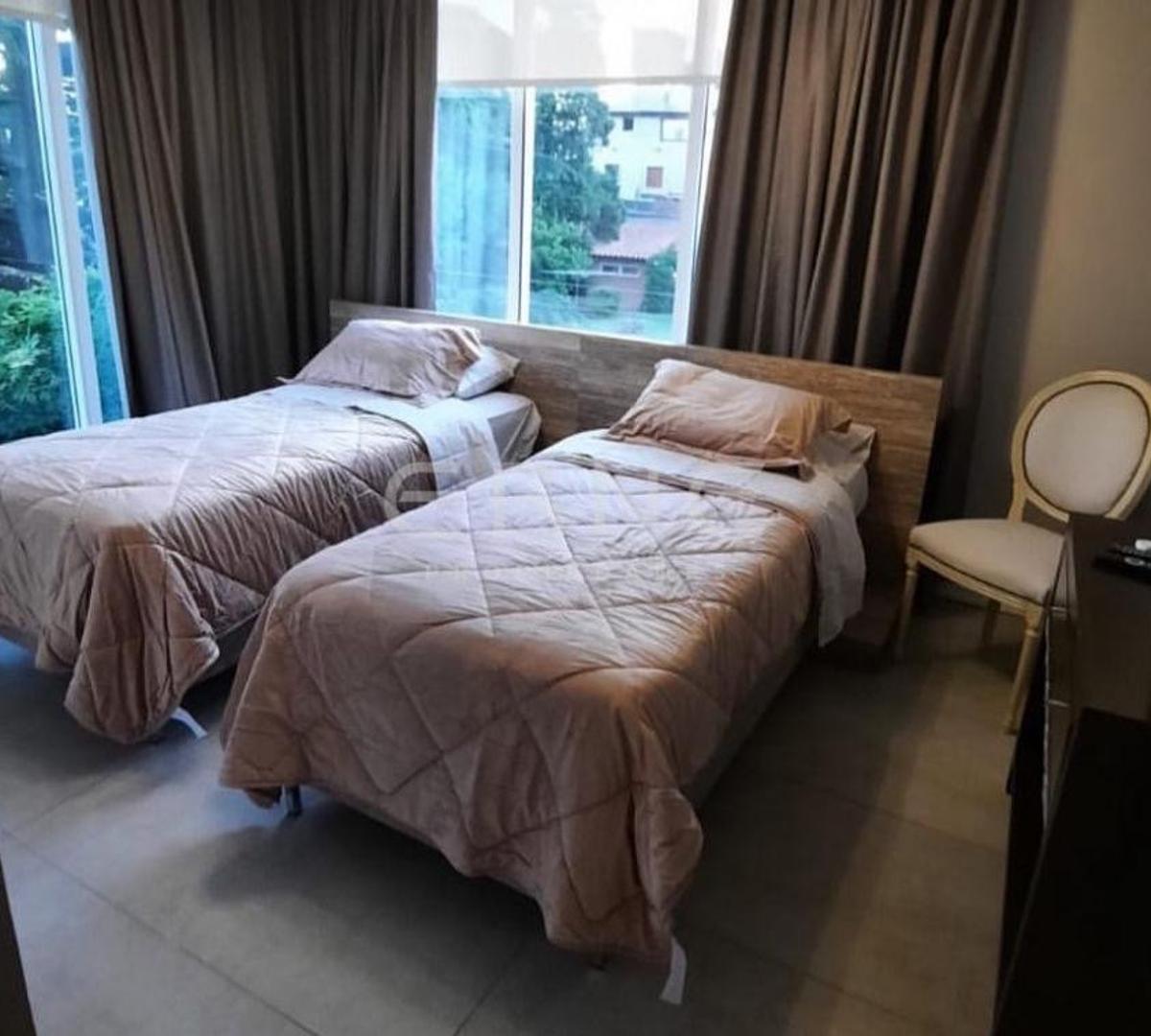 Casa 5 Ambientes con Parque Zona Güemes 3