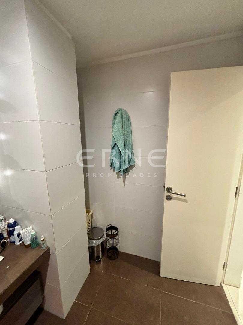 Piso 4 Ambientes de Categoria. con Pileta Propia en Guemes 4