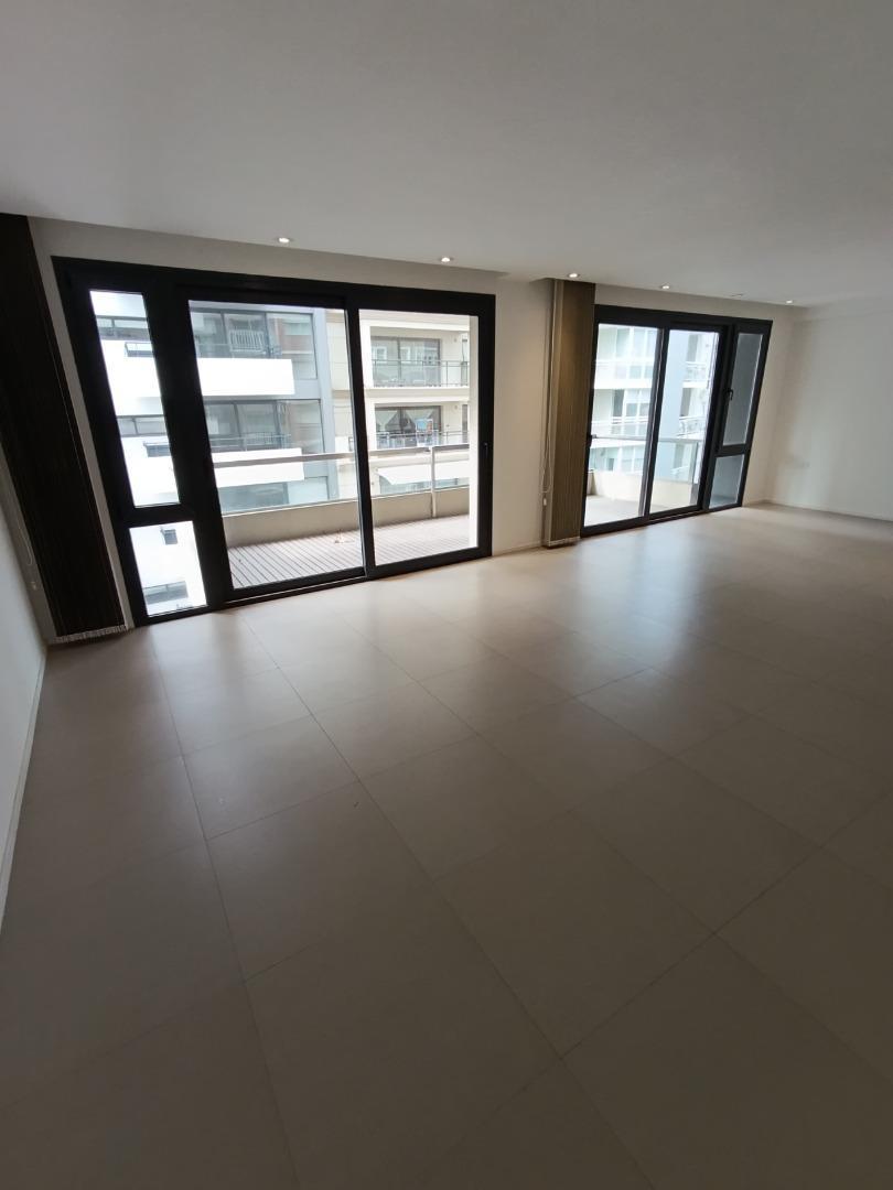 EXCLUSIVO PISO A ESTRENAR DE TRES AMBIENTES, PLAZA MITRE.