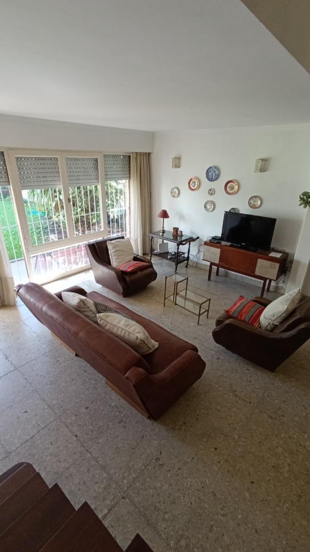 Casa 4 Ambientes en Los Troncos 2