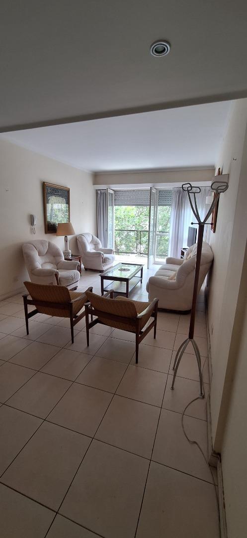 Departamento 4 Ambientes con Balcon Saliente 1