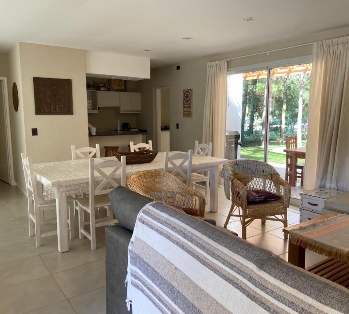 Casa 4 Ambientes con Piscina Costa Esmeralda 3