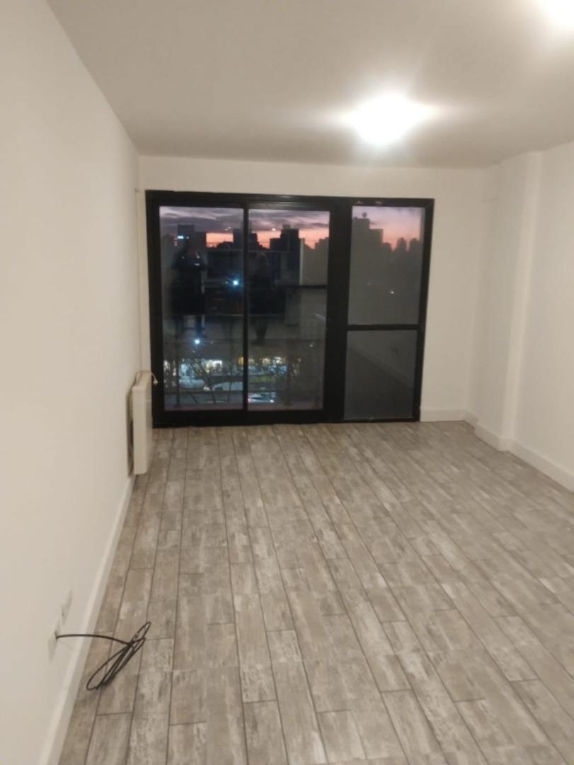 Foto de DEPARTAMENTO 2 AMBIENTES CON COCHERA, imagen 3