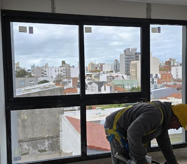 DEPARTAMENTO DE UN AMBIENTE A LA VENTA, EN POZO.