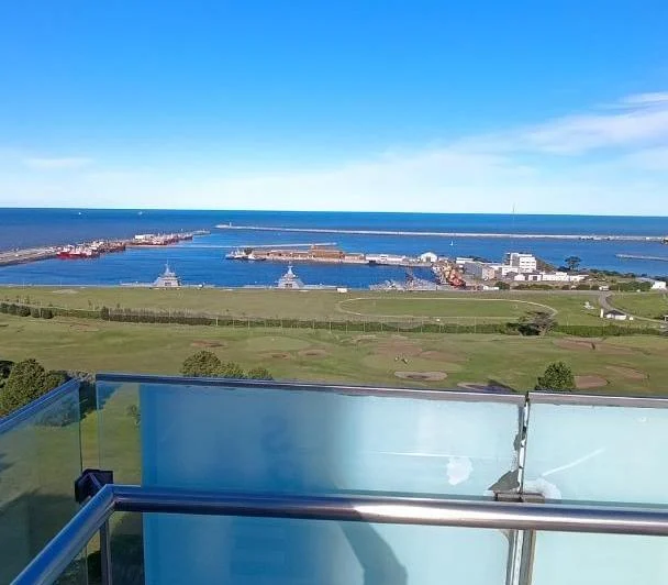 SEMIPISO DE CATEGORIA 5 AMBIENTES VISTA AL MAR Y GOLF. 2