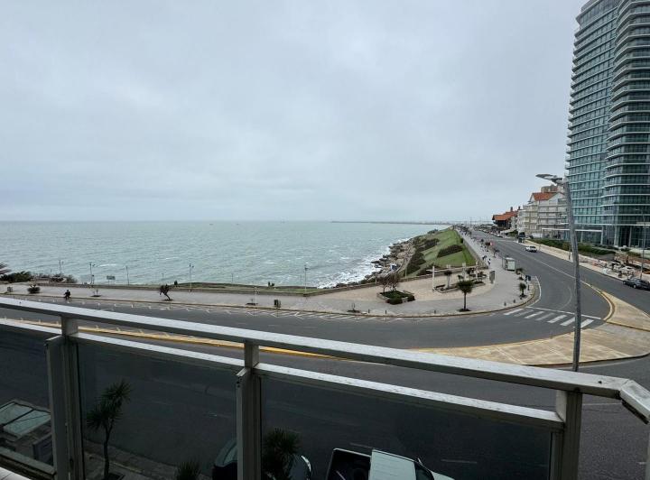 Departamento 3 ambientes con vista al mar 3