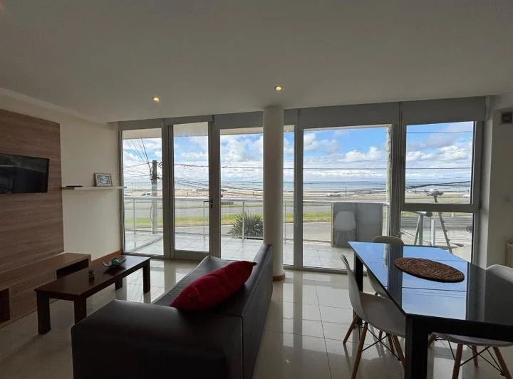 DEPARTAMENTO DOS AMBIENTES EN ALQUILER, VISTA AL MAR. 2